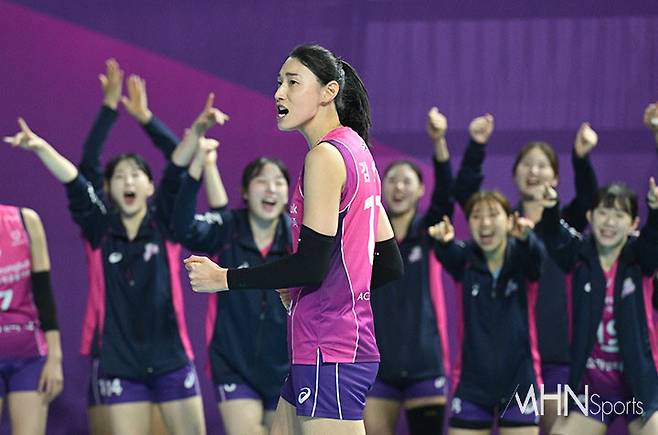 흥국생명 김연경이 득점 후 기뻐한다ⓒMHN스포츠 이지숙 기자