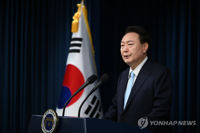 ▲ 윤석열 대통령이 1일 오전 용산 대통령실에서 의료개혁 관련 ‘국민께 드리는 말씀’을 하고 있다. 사진/연합뉴스