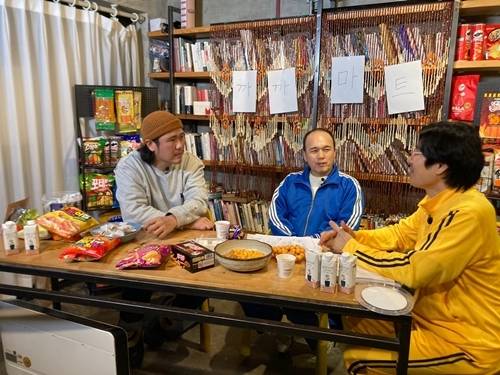 배우 김광규와 개그맨 출신, 배우이자 영화 감독 이상훈이 웹예능 ‘까까형’으로 뭉쳤다.