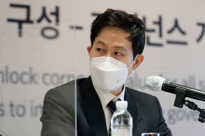 금호석유화학의 경영권 분쟁에 뒷맛이 씁슬하다. 사진은 2021년 경영권 분쟁 관련 기자간담회를 연 박철완 금호석유화학 전 상무. /사진=뉴스1