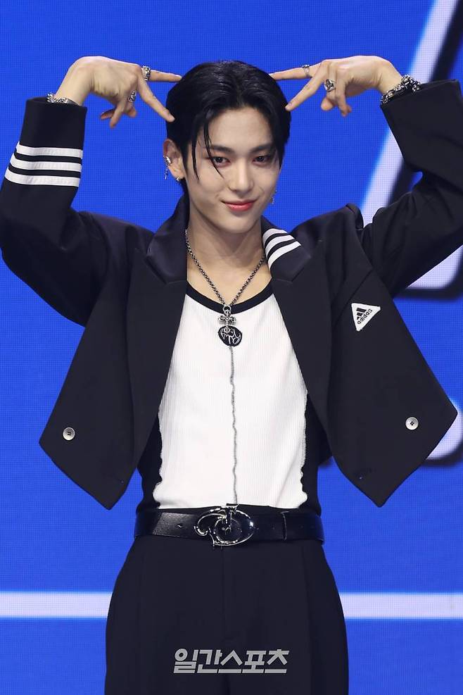 그룹 나우어데이즈(NOWADAYS) 시윤이 2일 오후 서울 용산구 블루스퀘어 마스터카드홀에서 열린 첫 번째 싱글 'NOWADAYS' 데뷔 쇼케이스에 참석해 포즈를 취하고 있다. 타이틀 '우위(OoWee)'는 소울풀한 멜로디와 힙합 요소가 조화를 이룬 곡이다. 서병수 기자 qudtn@edaily.co.kr /2024.04.02/