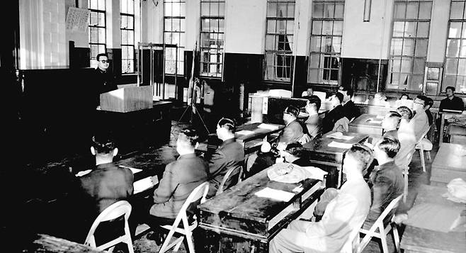 1963년 3월 16일 충북도청 회의실에서 열린 ‘1·20동지회’ 충북지부 결성식. 충북도청 [사진DB]