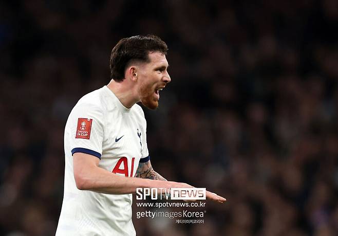 ▲ 토트넘 홋스퍼 중원을 책임졌던 피에르 에밀 호이비에르. 현재는 후보로 밀려나 있다.