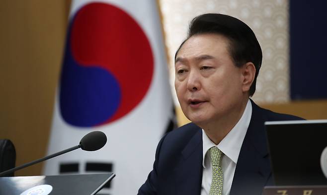 윤석열 대통령이 2일 정부세종청사에서 열린 제15회 국무회의에서 모두발언을 하고있다. [이승환 기자]