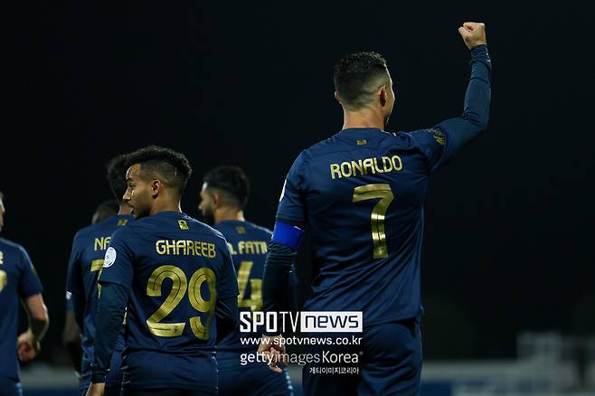 ▲ 크리스티아누 호날두는 3일(한국시간) 사우디아라비아 술탄 빈 압둘 아지즈 스타디움에서 열린 2023-24 사우디 프로리그 26라운드 아바와 원정 경기에 선발 출전해 해트트릭에 도움 한 개를 더해 8-0 대승에 앞장섰다.