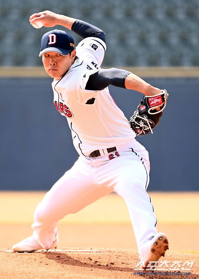 15일 잠실야구장에서 열린 KIA와 두산의 시범경기, 두산 선발투수 최원준이 역투하고 있다. 잠실=허상욱 기자wook@sportschosun.com/2024.03.15/