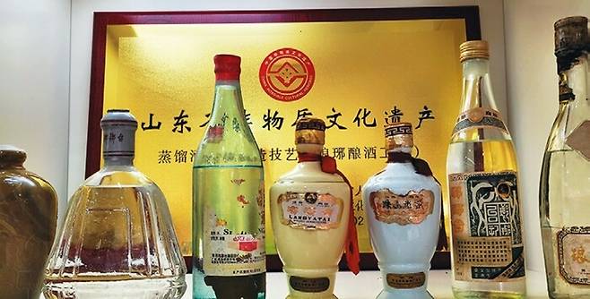 전설의 랑야타이를 브랜드화해서 1990년대 이래 생산해온 여러 종류의 랑야타이주. 지금의 랑야타이는 칭다오를 대표하는 바이주이다.