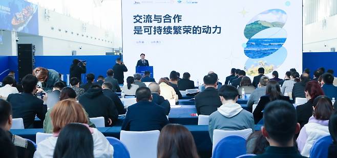 1일 제주자치도와 제주관광공사가 중국 칭다오항에서 중국 연황하 유역도시·제주도 크루즈 관광 설명회를 개최했다.