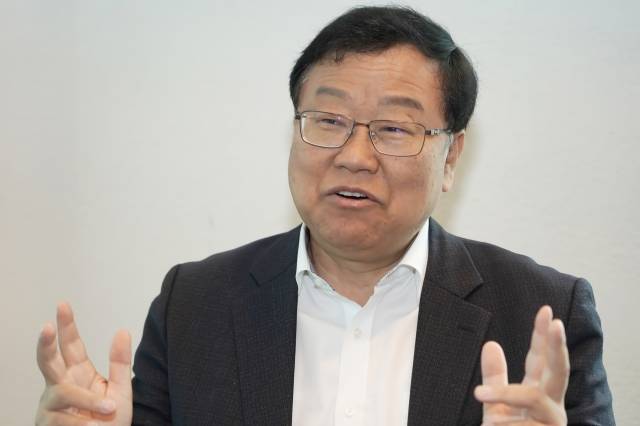 전남 여수시 관광 인프라의 한 축을 담당하고 있는 디오션CC, 디오션 리조트, 디오션 워터파크, 디오션 아쿠아가든 총괄 운영을 책임지고 있는 유광현 회장. 디오션CC