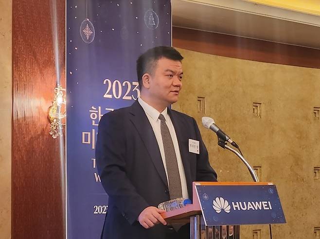 발리안 왕(Balian Wang) 한국화웨이 CEO가 12월 20일 열린 미디어 송년회에서 발언하고 있다. [권제인 기자/eyre@]