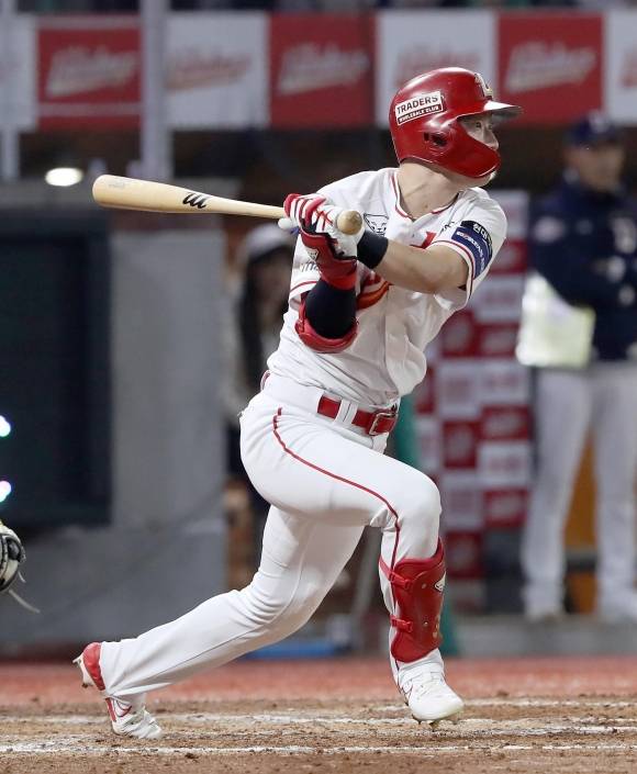 3일 두산 베어스를 상대로 역전 적시타를 때려낸 SSG 랜더스 최지훈. SSG 랜더스 제공