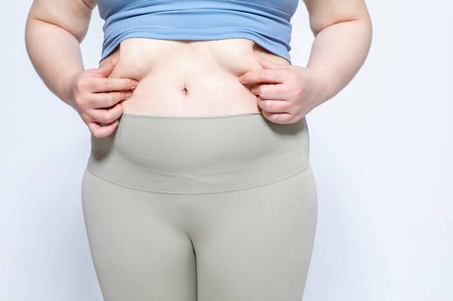 과체중이나 비만인 사람들이 체중의 2%만 줄여도 건강 향상 효과을 얻을 수 있다. [사진=클립아트코리아]