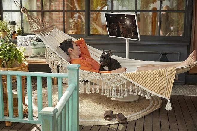 LG전자의 '스탠바이미'./LG전자 제공