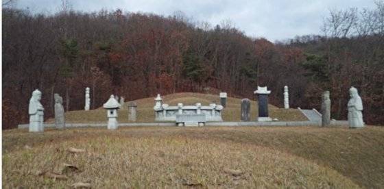 상주 황씨는 용인시 기흥구 일대에 집성촌을 이뤘다. 입향조는 중시조 황효원이다. 용인에 있는 묘역. [사진 용인시민신문]