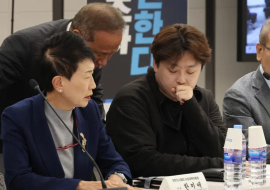 Park Dan, president of the Korean Association of Medical Doctors, attends a non-commissioner meeting at the Korean Medical Association in Yongsan-gu, Seoul, South Korea, 31 March. Yonhap News Agency