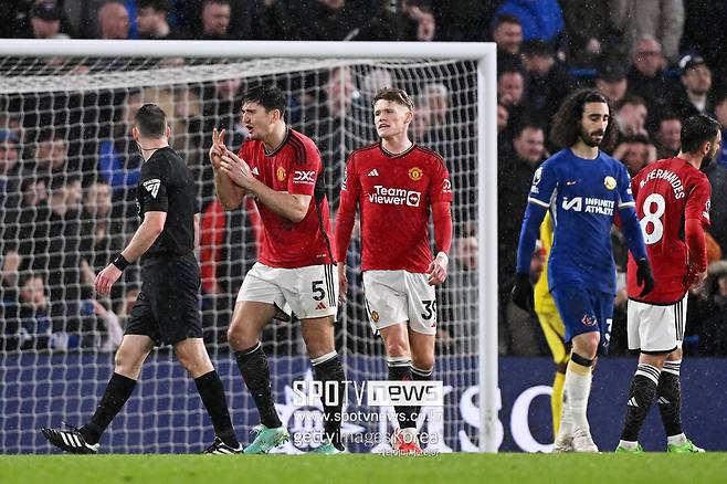▲ 맨체스터 유나이티드는 5일(한국시간) 영국 런던 스탬포드 브릿지에서 열린 2023-24 잉글랜드 프리미어리그 31라운드에서 후반 추가 시간에만 두 골을 허용하고 3-4로 무릎을 꿇었다.