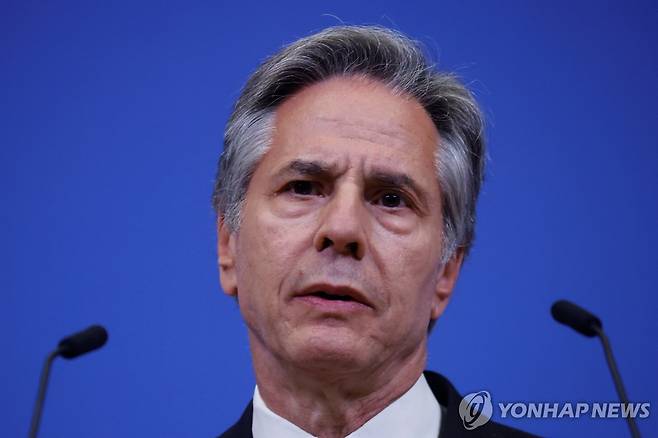 기자회견하는 美국무 (브뤼셀 로이터=연합뉴스) 토니 블링컨 미국 국무장관이 4일(현지시간) 벨기에 브뤼셀에서 기자회견을 하고 있다. 2024.4.4 photo@yna.co.kr [재판매 및 DB 금지]