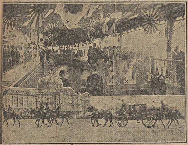 1917년 6월 도쿄를 방문한 순종은 다이쇼 일왕을 알현했다.  위 사진은 일정을 마치고 도쿄역에서 출발하는  순종 일행. 아래는 도쿄역으로 가는  순종의 마차 행렬. 매일신보 1917년 6월24일자