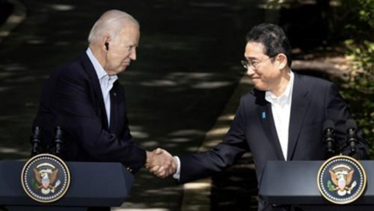 조 바이든(왼쪽) 미국 대통령과 기시다 후미오 일본 총리. EPA 연합뉴스