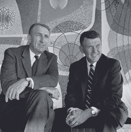 데이비드 팩커드(왼쪽)과 빌 휴렛