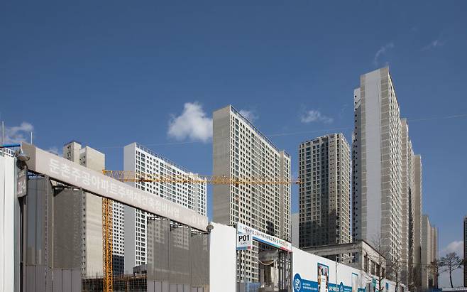 3월 8일 서울 강동구 둔촌동 둔촌주공아파트 재건축 공사 현장. [이상윤 객원기자]