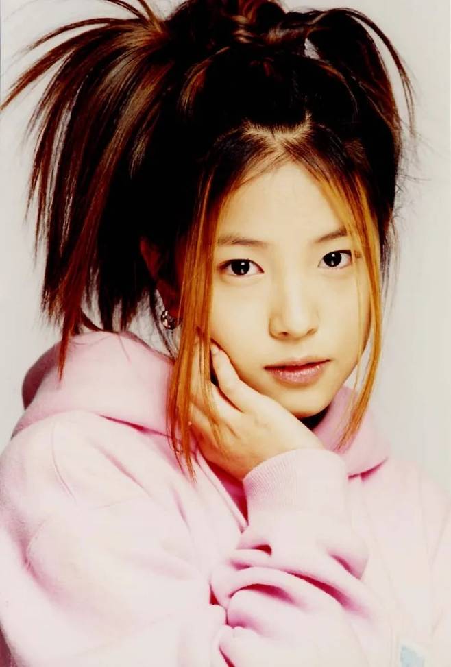 만 13세의 나이로 데뷔한 가수 보아. SM엔터테인먼트