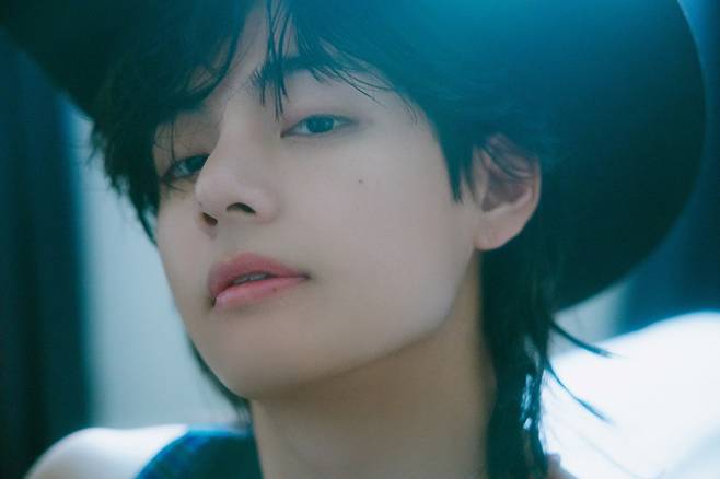방탄소년단 뷔 '러브 미 어게인' 스포티파이 5억 스트리밍 돌파
