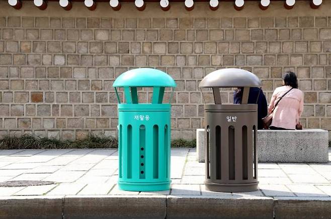 서울형 가로쓰레기통 A타입. 서울시
