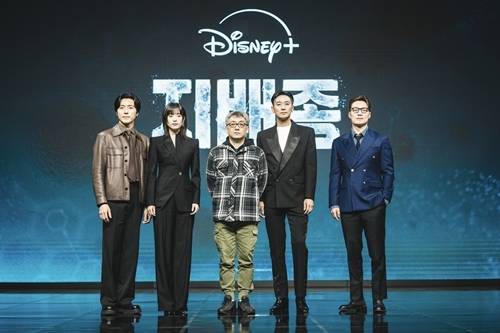 배우 주지훈, 한효주, 이희준, 이무생 등이 ‘지배종’으로 새로운 세계관을 연다.  사진=디즈니+