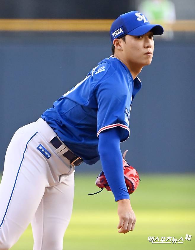 원태인은 9일 사직구장에서 열린 '2024 신한 SOL Bank KBO 리그' 롯데 자이언츠와 주중 3차전 첫 경기에서 선발 등판해 6이닝 무실점으로 활약해 시즌 첫 승을 챙겼다. 엑스포츠뉴스 DB