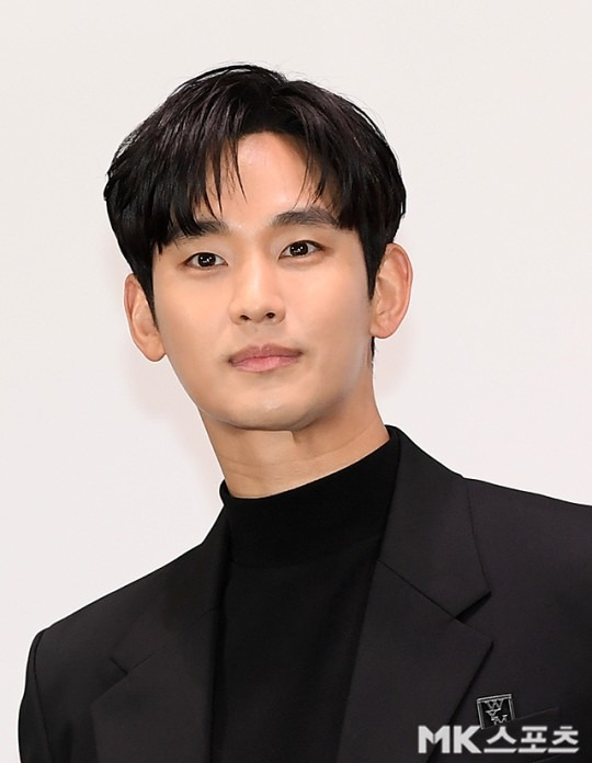 김수현 브랜드평판 1위, ‘눈물의 여왕’에서 백현우 역으로 열연 중인 배우 김수현이 드라마 배우 브랜드평판 2024년 4월 빅데이터 분석 결과 1위를 차지했다. 사진=MK스포츠 제공