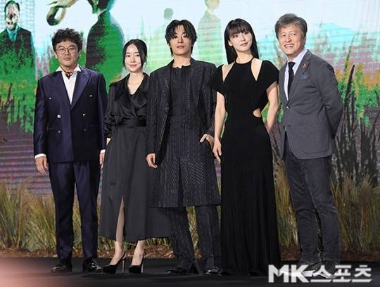 ‘기생수: 더 그레이’가 넷플릭스 글로벌 TOP 10 시리즈 (비영어) 부문 1위에 올랐다. 사진=천정환 기자