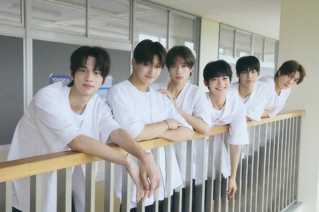 투어스(사진=플레디스)