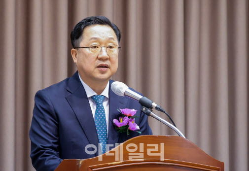 이장우 대전시장이 11일 옛 충남도청사에서 열린 제105주년 대한민국임시정부 수립 기념식에 참석해 인사말을 하고 있다. (사진=대전시 제공)