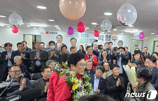 경북 의성·청송·영덕·울진 선거 국민의힘 박형수 후보 당선(박형수 선거사무실 제공)2024.4.11/뉴스1