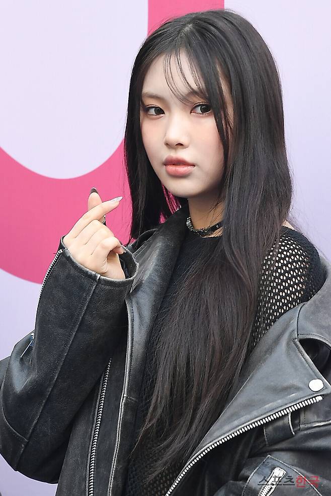 '2024 F/W 서울패션위크' 오프닝쇼 줄라이칼럼에 참석한 그룹 뉴진스(NewJeans) 혜인. ⓒ이혜영 기자 lhy@hankooki.com