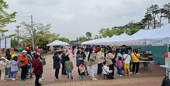 찾아가는 직거래장터 푸르장 운영 모습. [사진=청주시]