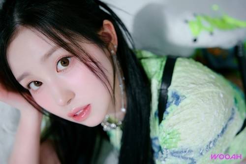 우아 멤버 소라의 사소한 모든 것을 살펴본다. 사진 = SSQ엔터테인먼트