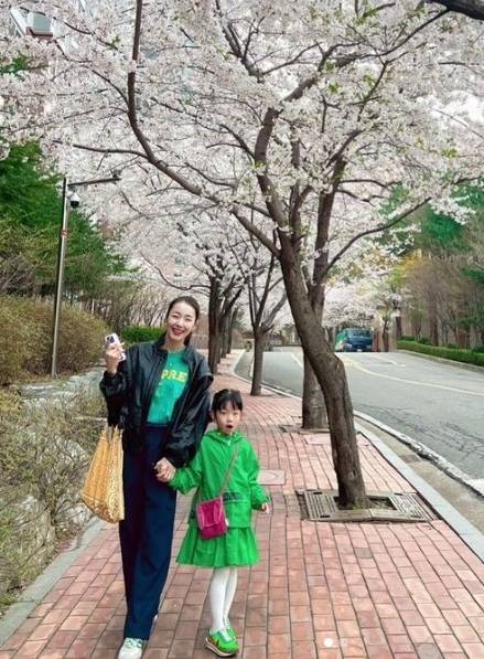 사진=왼쪽부터 소이현, 둘째딸 인소은 양/소이현 소셜미디어 캡처