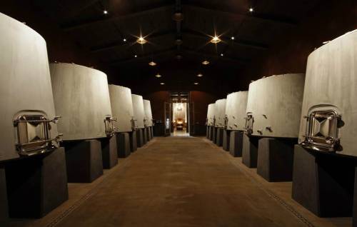 로터스 빈야드 와인 숙성 시설 콘크리트 탱크 출처=홈페이지