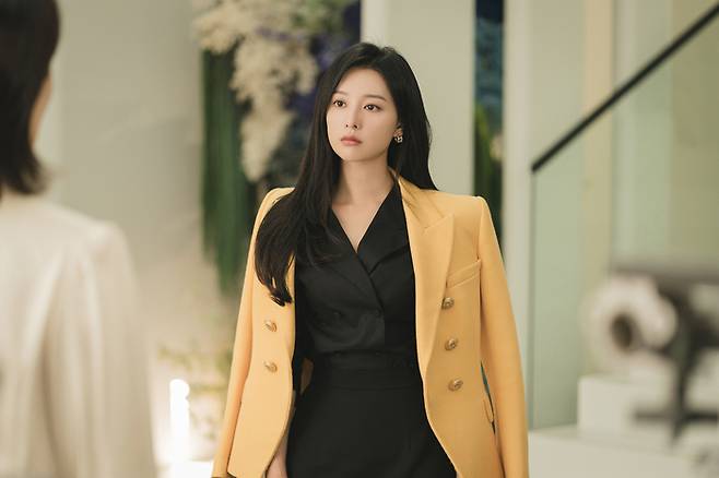 tvN 주말극 ‘눈물의 여왕’에서 홍해인 역을 연기한 배우 김지원 출연장면. 사진 tvN