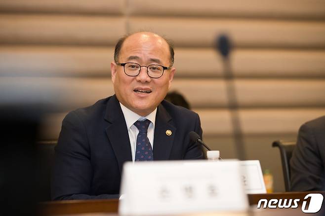 이창윤 과학기술정보통신부 제1차관이 27일 오후 서울 중구 서울스퀘어에서 열린 '이공계 활성화 대책 TF 킥오프 회의'에서 인사말을 하고 있다. (과학기술정보통신부 제공) 2024.3.27/뉴스1