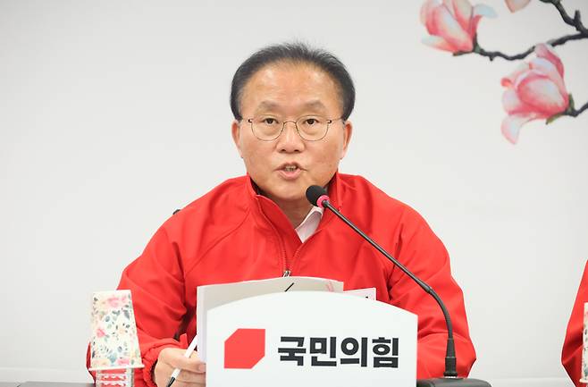 국민의힘 윤재옥 공동선거대책위원장이 지난 10일 서울 여의도 중앙당사에서 열린 긴급 투표상황 점검회의에서 발언하고 있다.