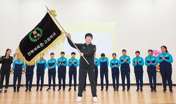 전북체육중학교 여자축구부  [사진=전북교육청 ]