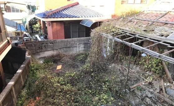 대전 도심에 방치된 빈집. 대전시는 5개 자치구(區)와 함께 정비사업에 나설 방침이다. [사진 대전시]