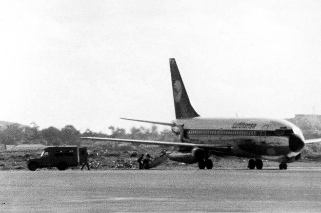 1977년 10월13일 적군파와 관련 있는 무장조직이 납치한 루프트한자 181편 비행기 ‘란츠후트호’.ⓒAP Photo