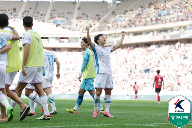 포항 정재희가 골 세리머니를 하고 있다. 사진 제공=한국프로축구연맹