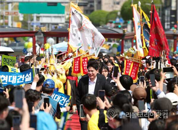 현대건설 통합우승, 수원시민 팬 페스타 선수단 입장