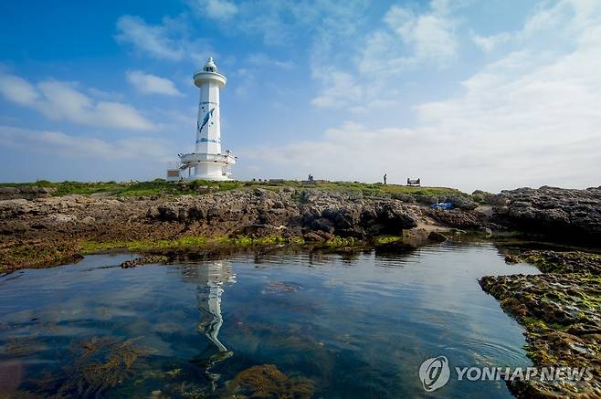 울산 동구 슬도의 랜드마크 '슬도등대' [울산 동구 제공. 재판매 및 DB 금지]