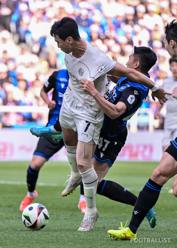 김진혁(왼쪽, 대구FC), 김동민(오른쪽, 인천유나이티드). 서형권 기자